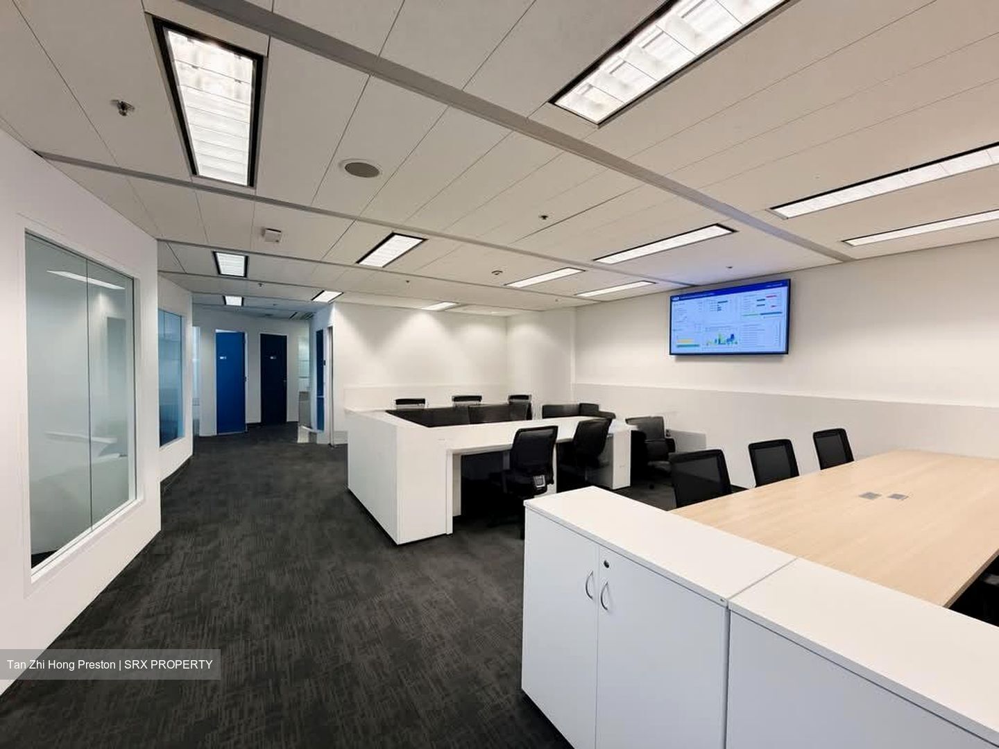 Gateway East (D7), Office #600642951